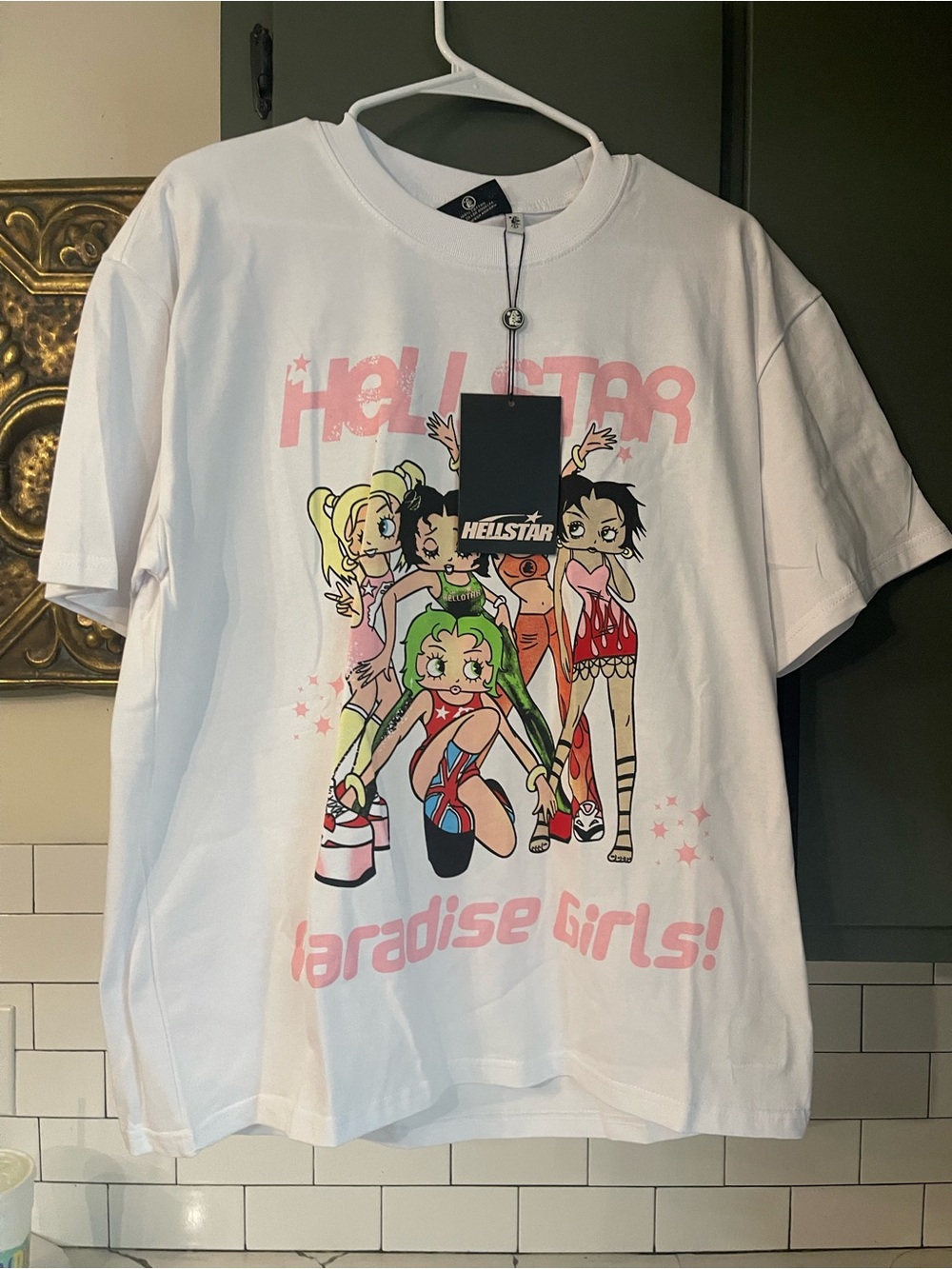 Men’s Graphic Design Tee Size S.